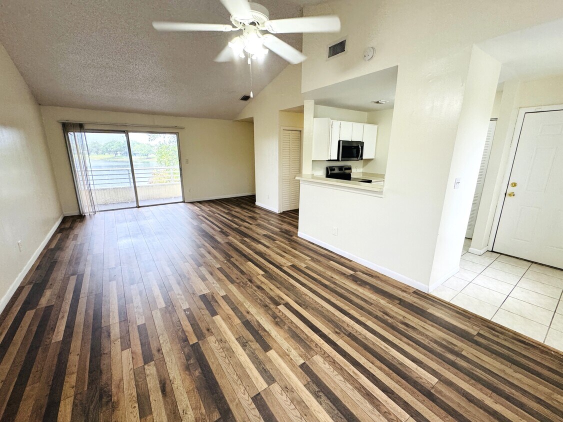 Foto principal - 3405 NW 44th St