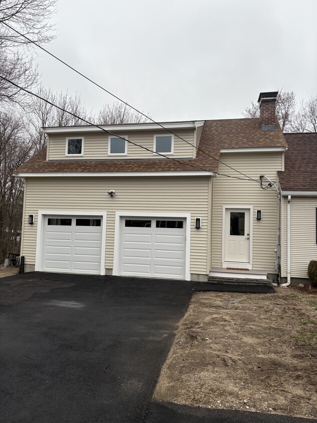 Primary Photo - 9 Woodville Cir