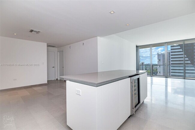 Foto del edificio - 88 SW 7th St