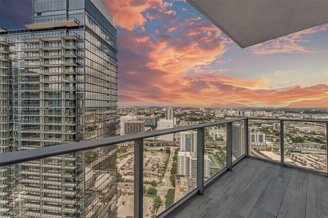 Foto del edificio - 851 NE 1st Ave