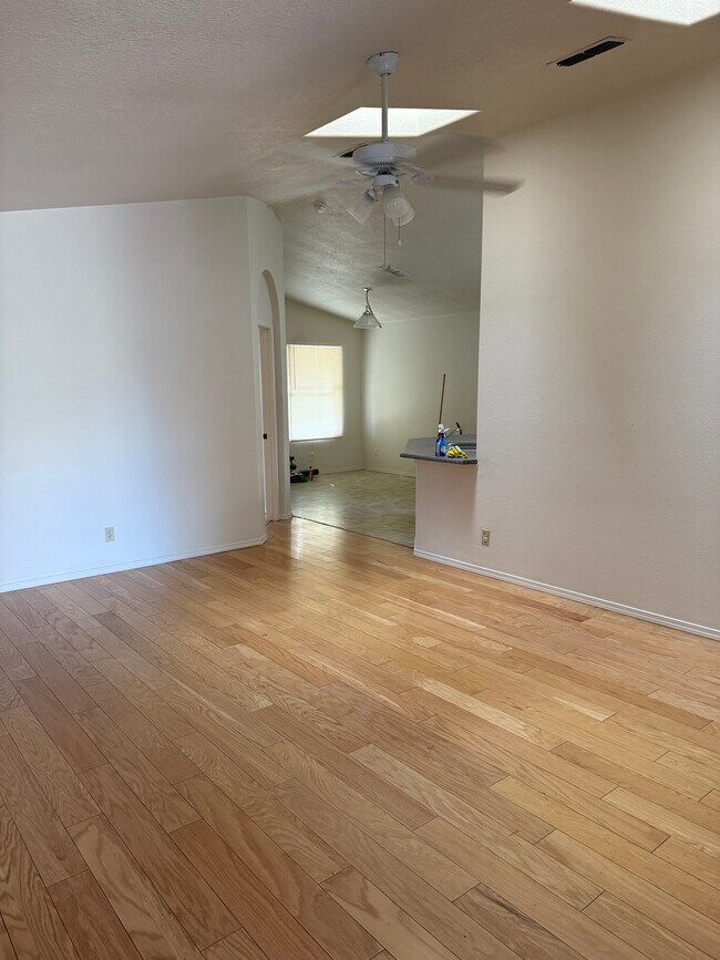 Foto del edificio - 6716 Butte Volcano Rd NW