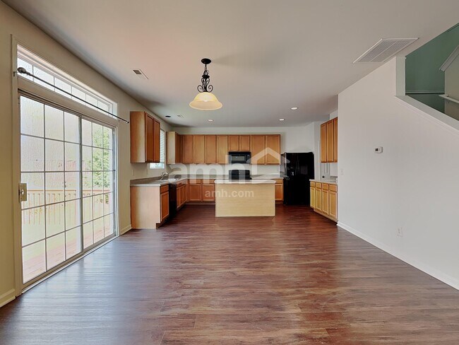 Foto del edificio - 6001 Ricker Rd