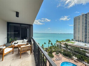 Building Photo - 520 Brickell Key Dr
