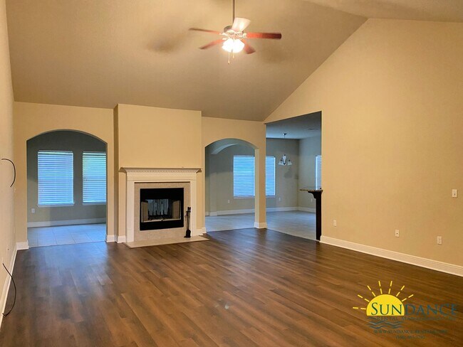 Foto del edificio - Stunning 4 Bedroom Home in Navarre