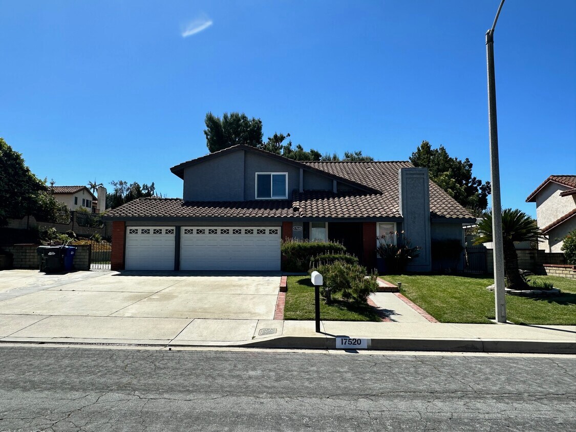 Primary Photo - 17520 Morro Dr