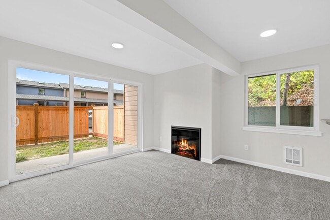 Foto del edificio - 1 BD 1 BA, beautiful rebuilt condo in conv...