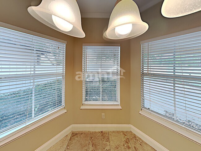 Building Photo - 6251 Devonhurst Dr