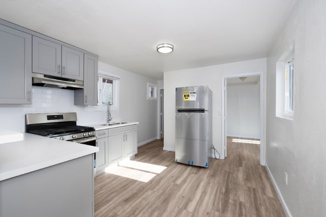 Building Photo - 3087 Inez St