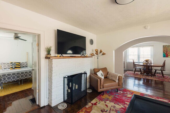 Foto del edificio - 145 Midway St