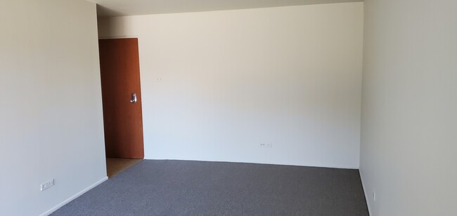 Building Photo - 9724 Karlov Ave