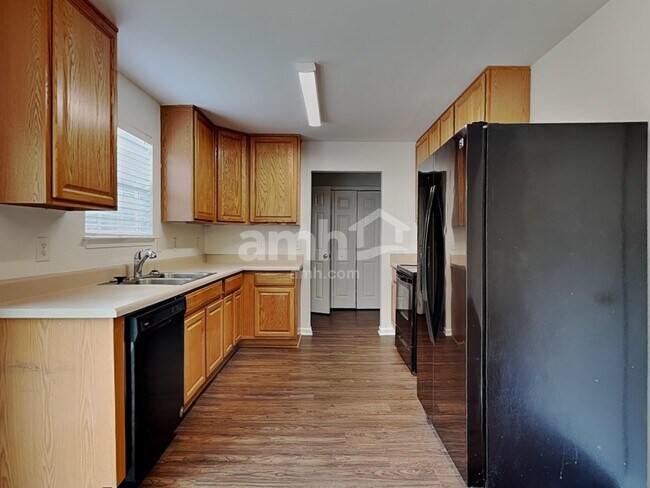 Foto del edificio - 3913 Tyler Bluff Ln