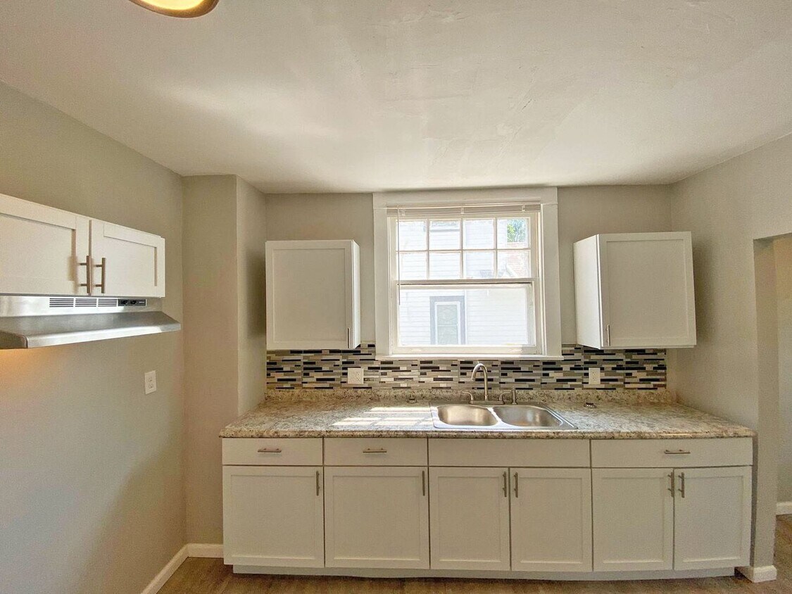 Foto principal - Beautifully Remodeled Single-Family Home i...