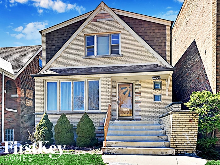 6204 S Kildare Ave Unit Floor 1, Chicago, IL 60629 Apartment for Rent in Chicago, IL