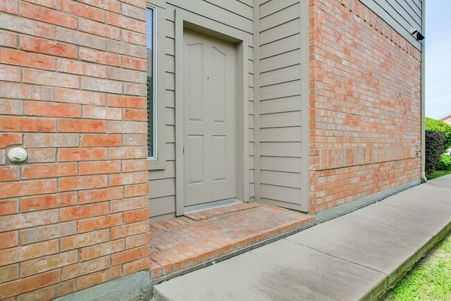 Building Photo - 5824 Melanie Ct