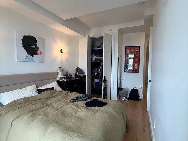 Foto del edificio - 75 McGuinness Blvd