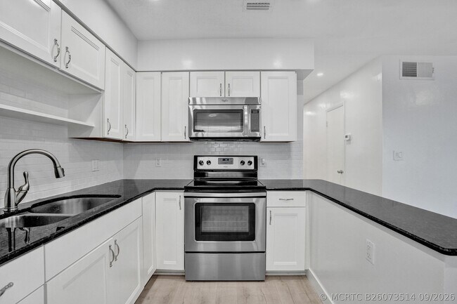 Foto del edificio - 2862 NE 32nd St