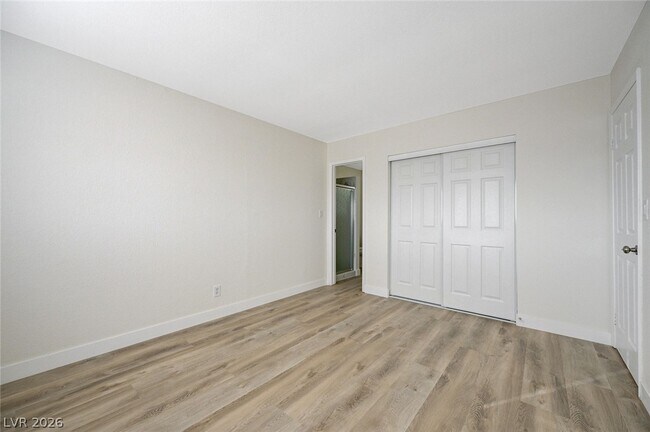 Foto del edificio - 893 W Bartlett Ave
