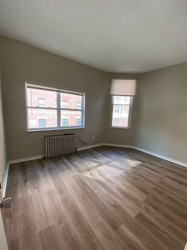 Foto del edificio - 286 N Bellefield Ave