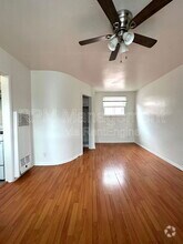 Building Photo - 1737 N Sycamore Ave