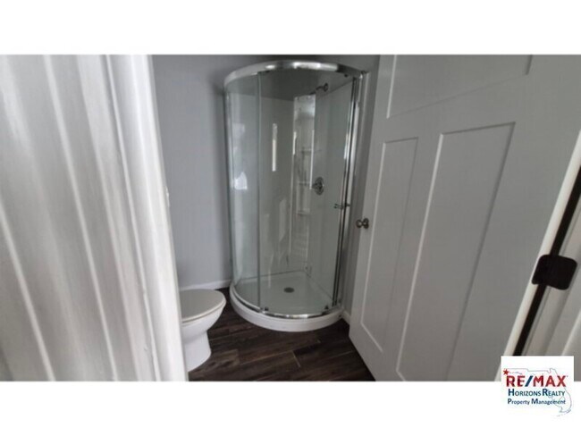 Foto del edificio - Charming Home on Corner Lot