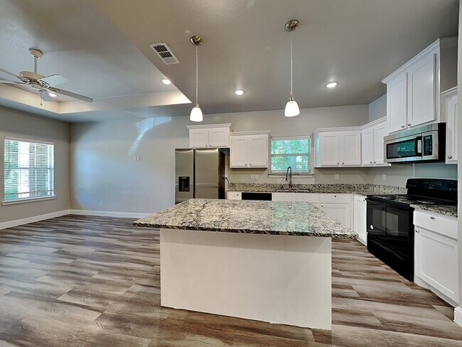 Building Photo - 2904 Bourland St