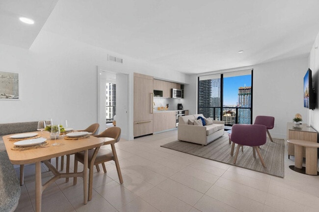 Building Photo - 601 NE 1st Ave