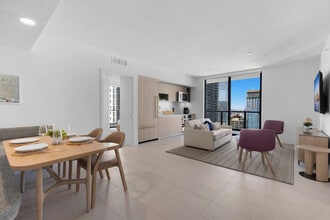 Building Photo - 601 NE 1st Ave