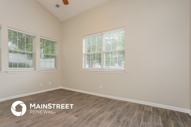 Building Photo - 688 Windcroft Cir NW