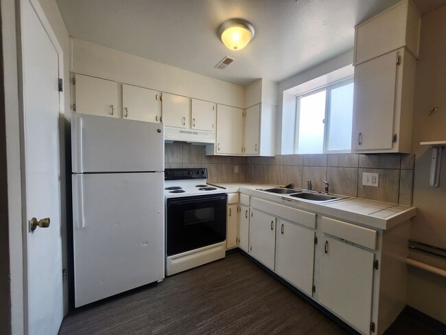 Foto del edificio - 3501 Baltimore Ave