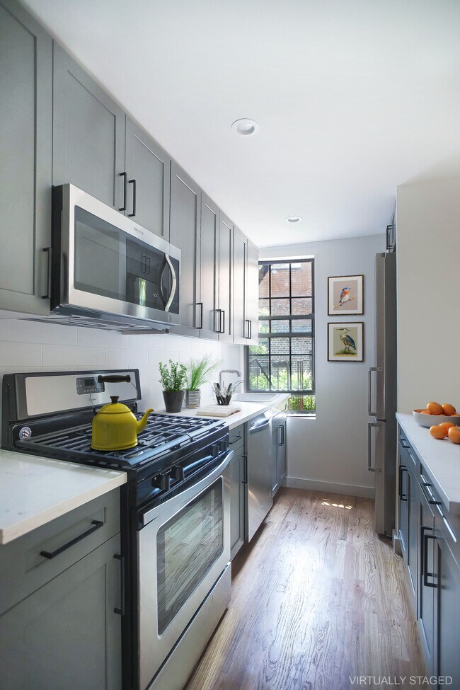 Building Photo - 211 W 149th St