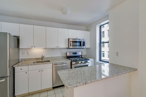 Building Photo - 272 W 17th St