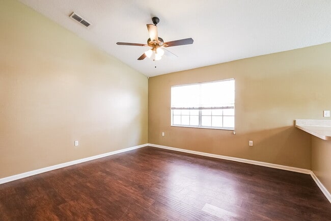 Building Photo - 178 Dovetail Ct
