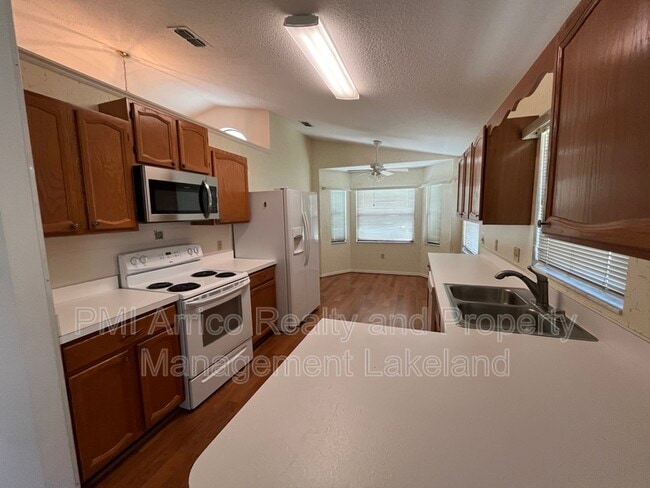 Building Photo - 6220 Raven Run