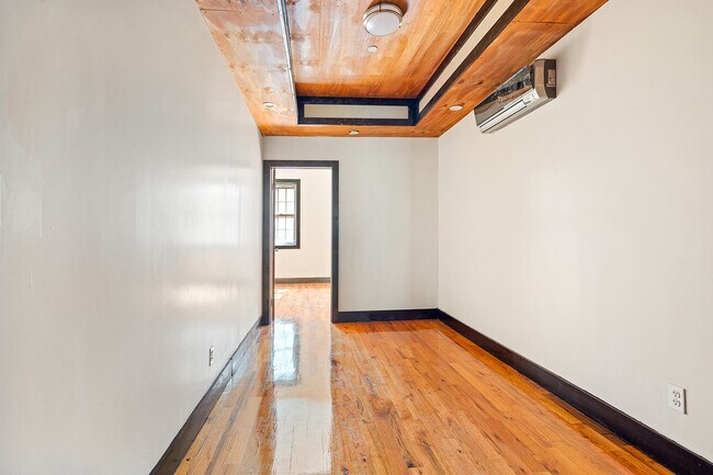 Building Photo - 1287 Greene Ave