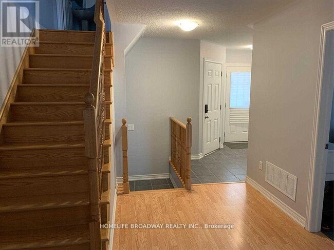 Building Photo - 5 Toulouse Ct