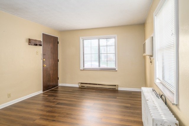 Building Photo - 527 Corona Ave