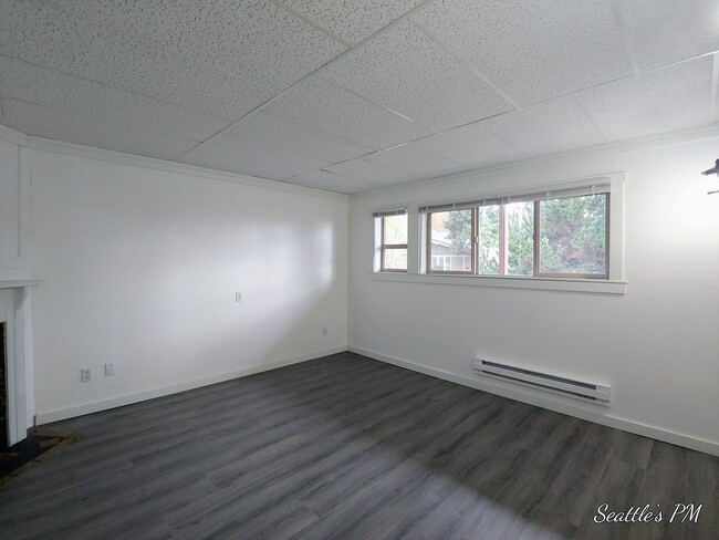 Photo - 258 E Newton St Apartment