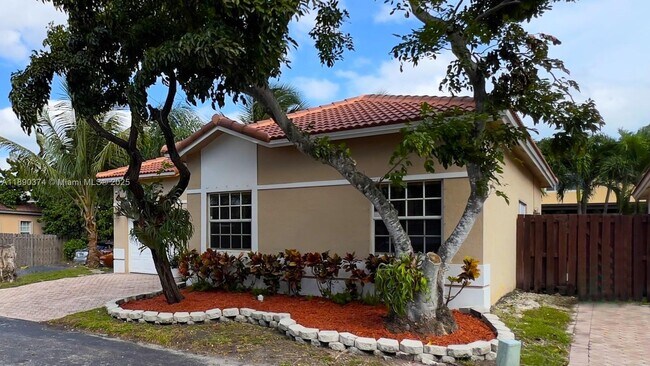 Foto del edificio - 9000 SW 215th Terrace