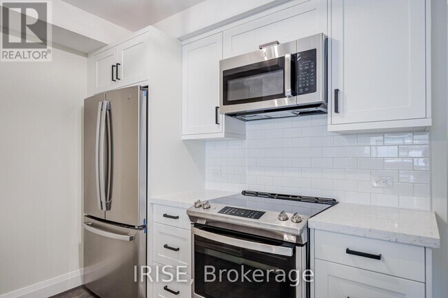 Building Photo - 619 Mt Pleasant Rd