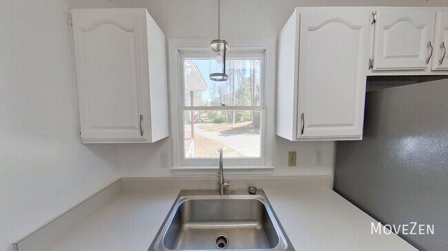 Foto del edificio - 4711 Highview Pl