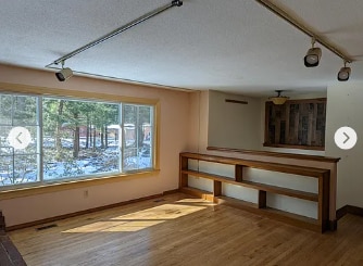 Building Photo - 536 W Pelham Rd