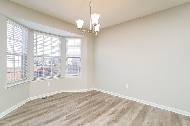 Foto del edificio - 3121 Rivers Edge Dr