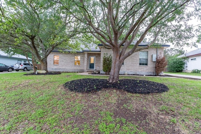 Foto del edificio - Inviting 4/BR 2/BA Home with Open Layout a...