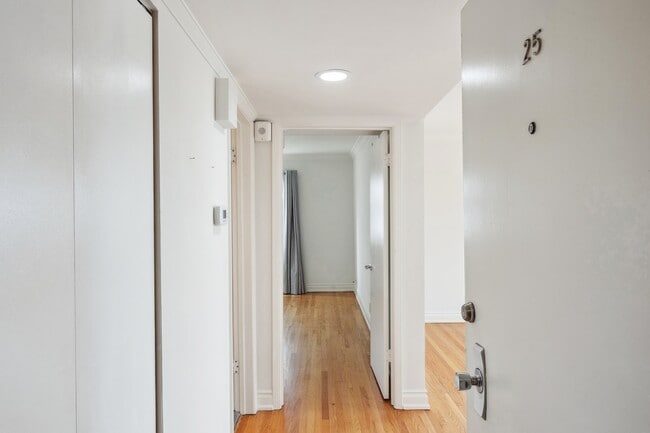 Photo - 2121 Laguna St Apartment