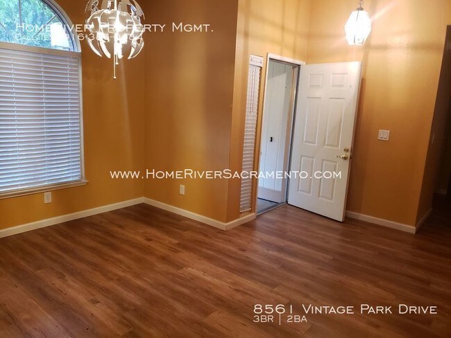 Building Photo - 8561 Vintage Park Dr