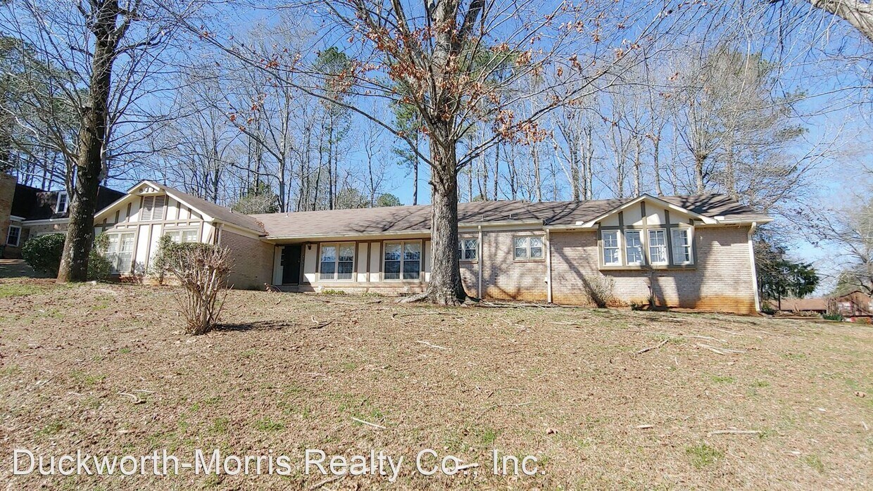 4 br, 2.5 bath House 4750 Heatherwood Drive House Rental in Tuscaloosa, AL