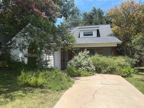 Building Photo - 400 Delmar Ave