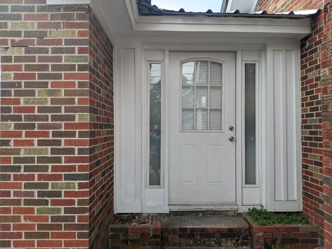 Building Photo - 1576 Ann St