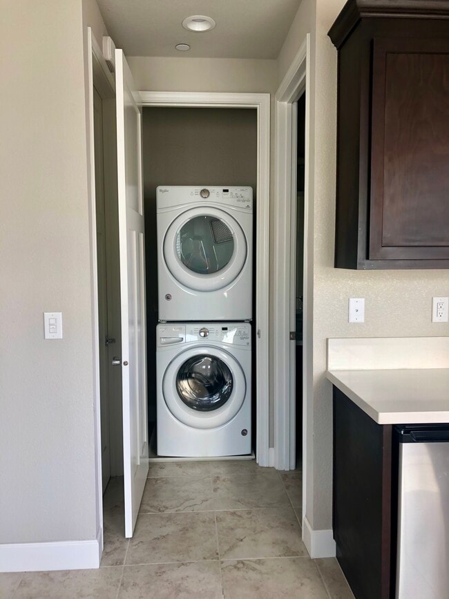 full size washer and dryer in unit - 919 Perennial Ter
