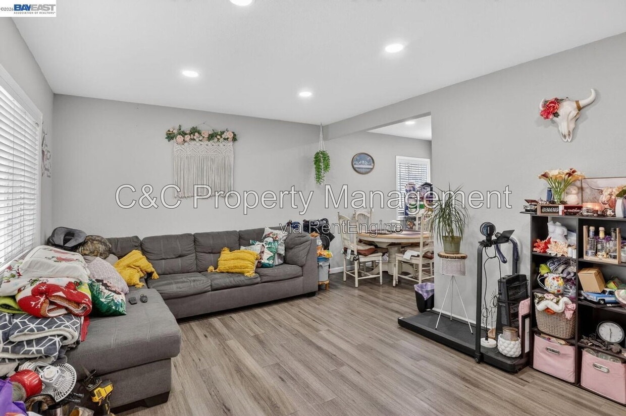 Foto del edificio - 484 B St